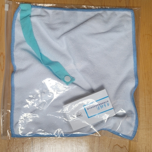 Hilton Honors Blue Air Balloon Baby Bib Exclusive New - Picture 4 of 8